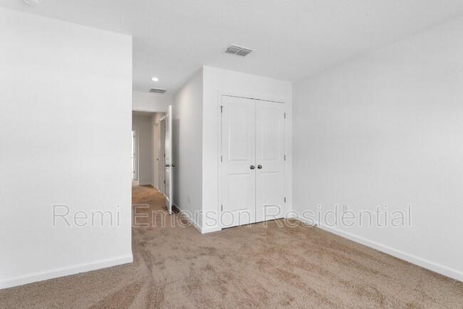 Building Photo - 999 Spring Palms Lp