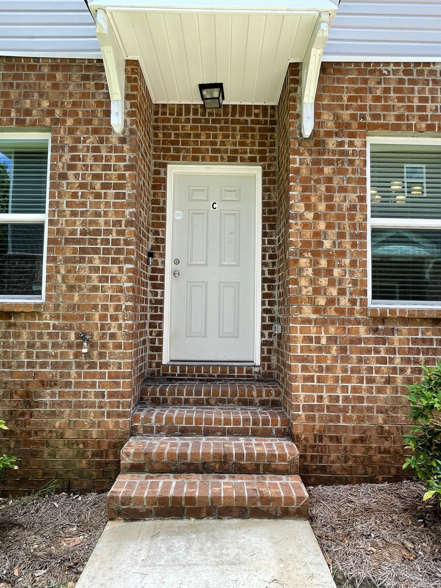 Building Photo - 6891 Spaniel Dr