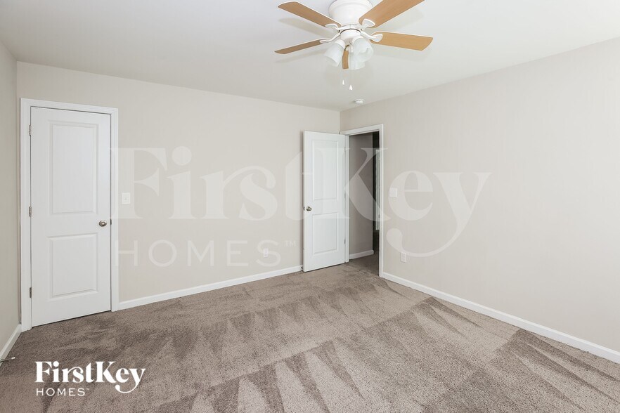 Building Photo - 1709 Savory Ln