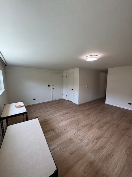 Building Photo - 8536 W Berwyn Ave