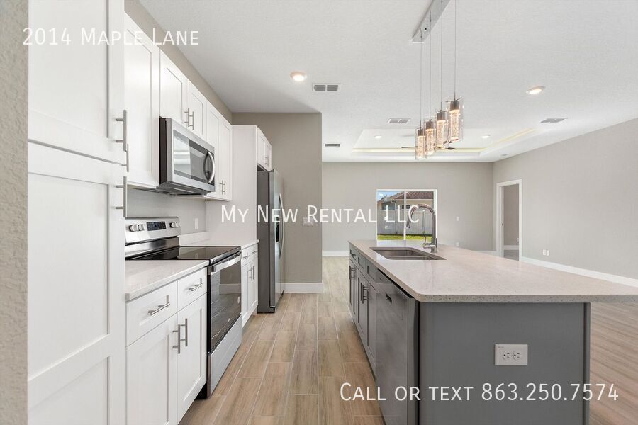 Building Photo - 2014 Maple Ln