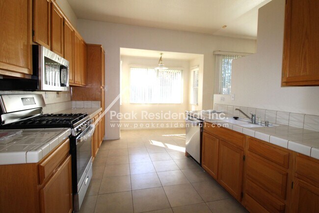 Building Photo - Nice Elk Grove 3bd/2ba Home with 2 Car Garage