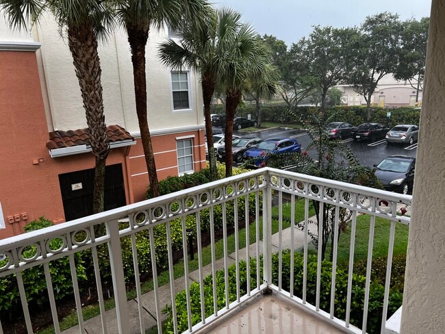 Building Photo - 9873 Baywinds Blvd