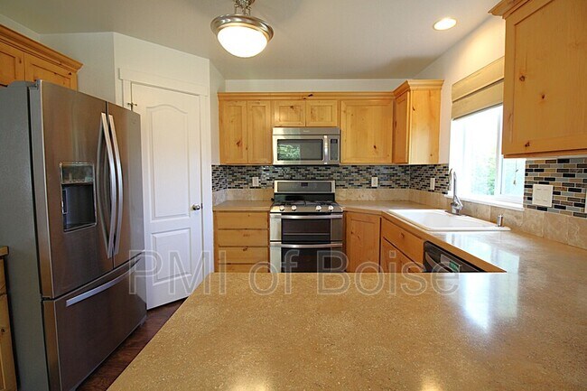 Building Photo - 1160 S Ruler Ave