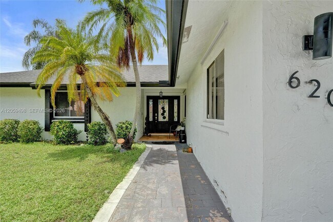 Building Photo - 620 SW 100th Ave