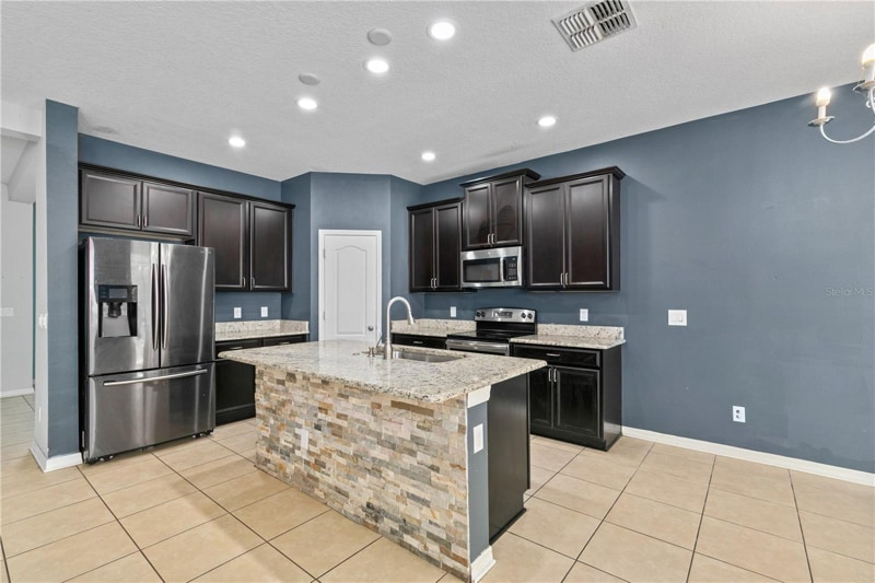 Building Photo - 2572 Limerick Cir