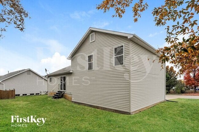 Building Photo - 15 Glen Meadows Dr