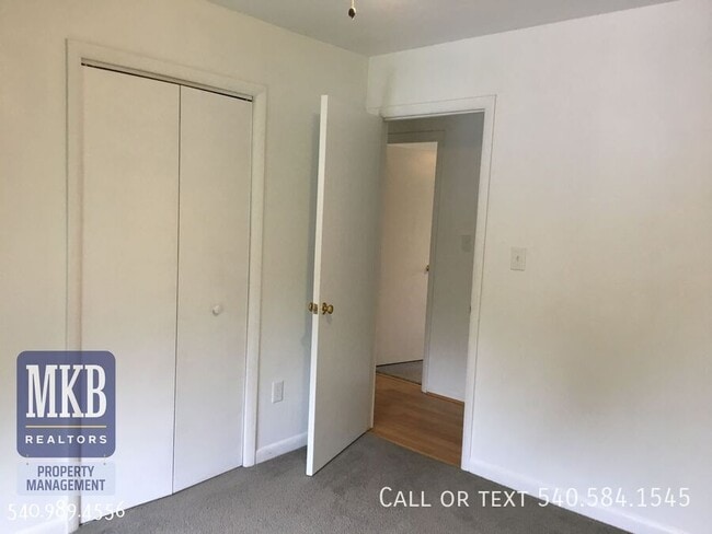 Building Photo - 7847 Forest Edge Dr