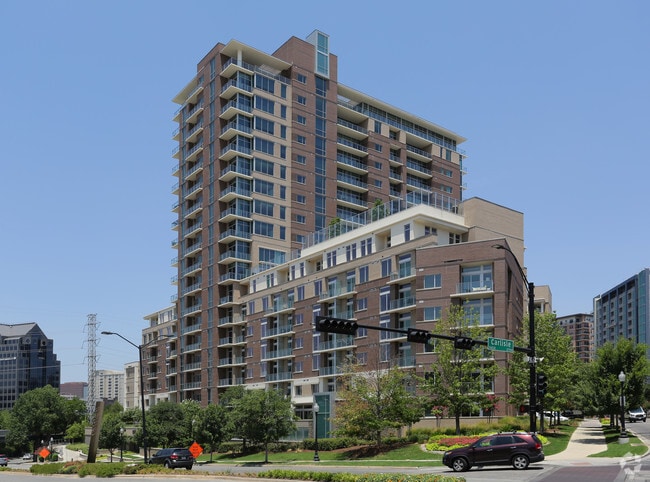 Building Photo - Brady