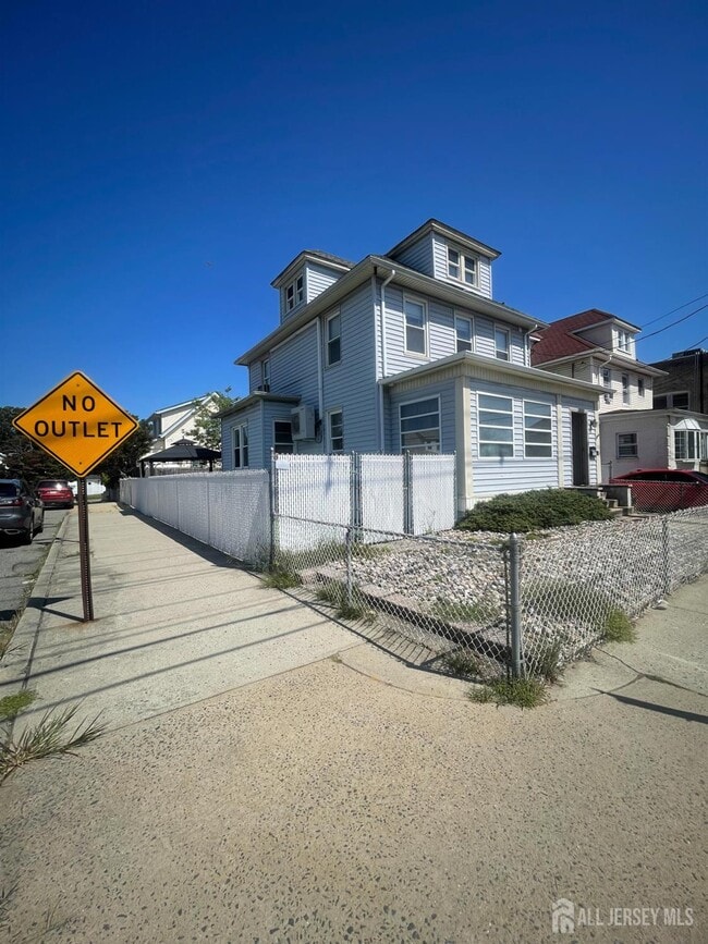 Building Photo - 177 Hillside Ave