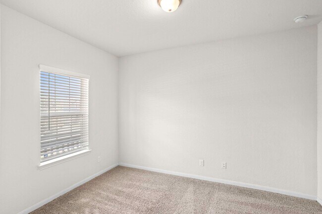 Building Photo - 2625 Lupton Leap