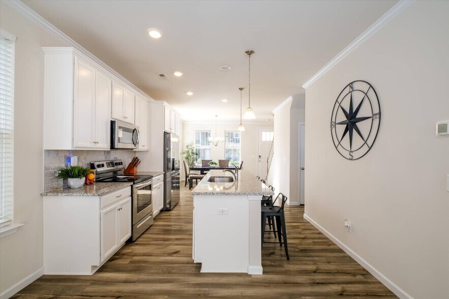 Building Photo - 8156 Merryvale Ln