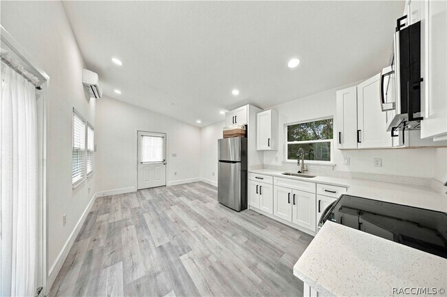 Building Photo - 9306 E Sycamore Pl