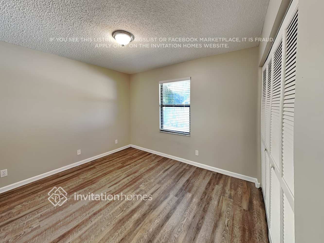 Building Photo - 102 Royal Ct