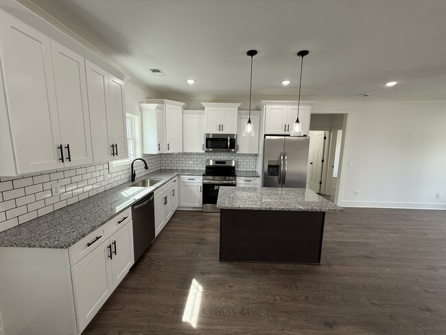 Building Photo - 1009 W Main St