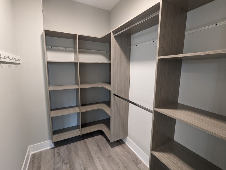 Building Photo - 372 Hazel Ave