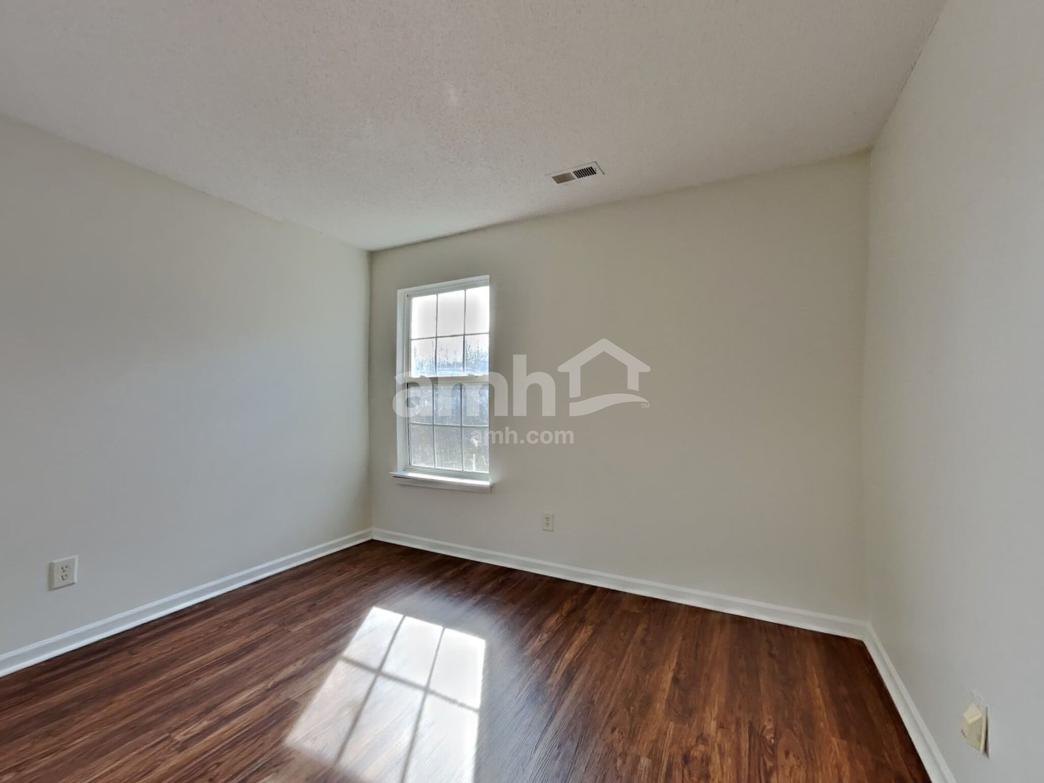 Building Photo - 109 Peterborough Dr