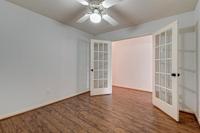 Building Photo - 22926 Rainbow Bend Ln