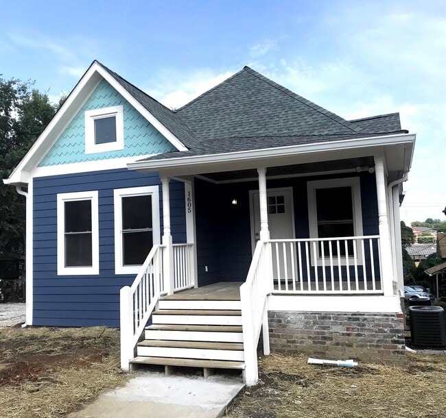 Primary Photo - $1585/Bedroom | 7BR in Fort Sanders | Walk...