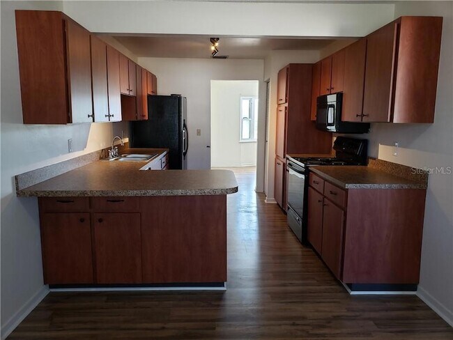 Building Photo - 1212 Fordham Dr