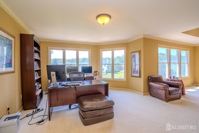 Building Photo - 19 Meadowlark Dr