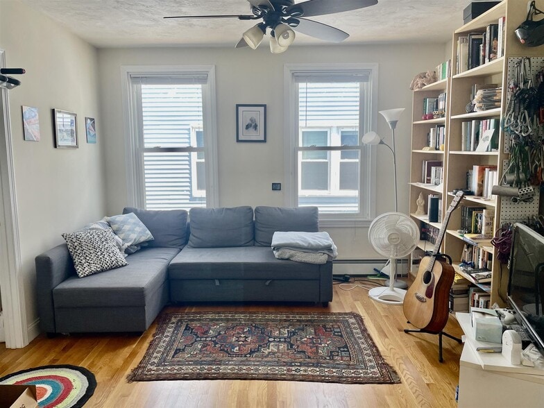 Building Photo - 379 Columbia St