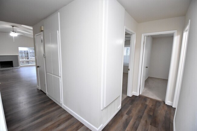 Building Photo - 3324 Lillard Dr