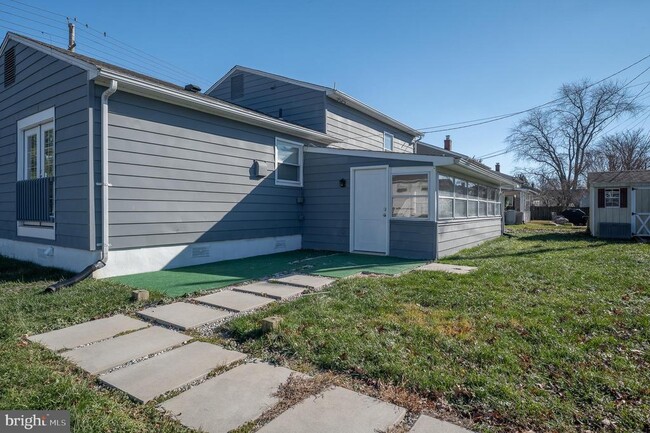 Building Photo - 312 N Hammonds Ferry Rd