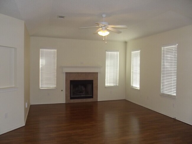 Building Photo - 3206 110th St