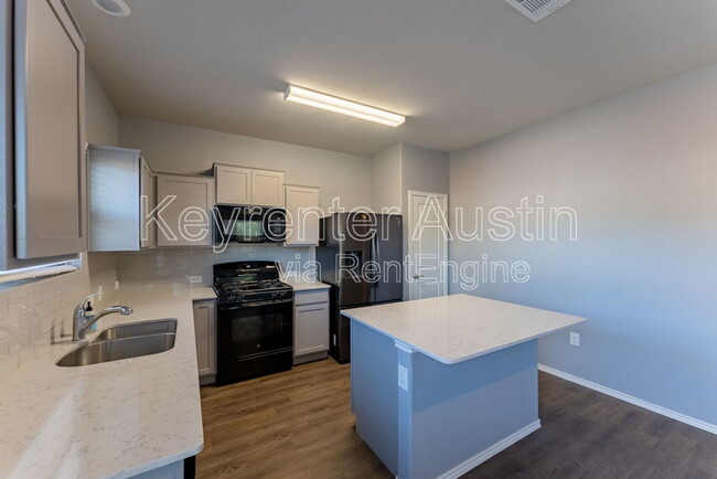 Building Photo - 5800 Kennedy St