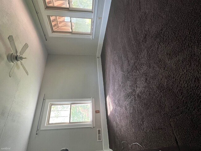 Building Photo - 3 br, 1.5 bath House - 529 Theo Moll Dr