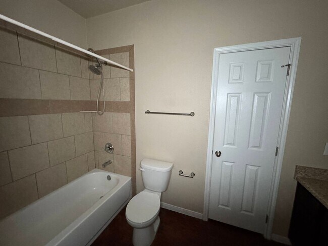 Building Photo - 4305 Cambridge Dr