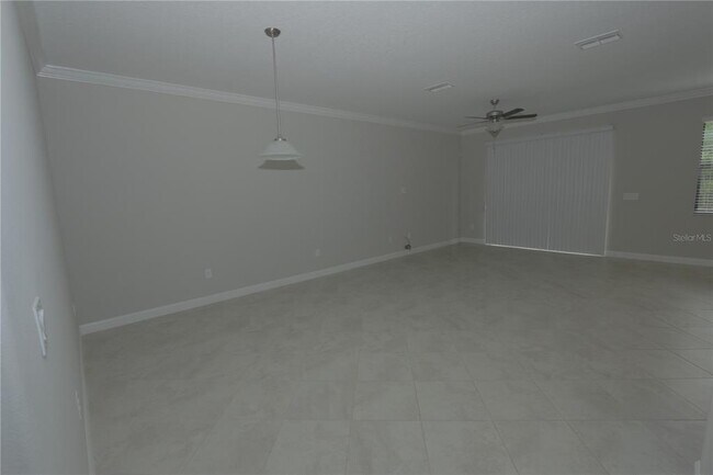 Building Photo - 10002 Victory Gallop Loop