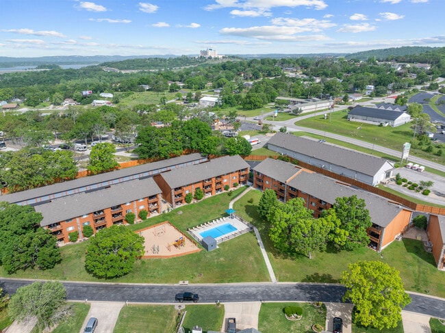 Building Photo - 193 Avondale Dr