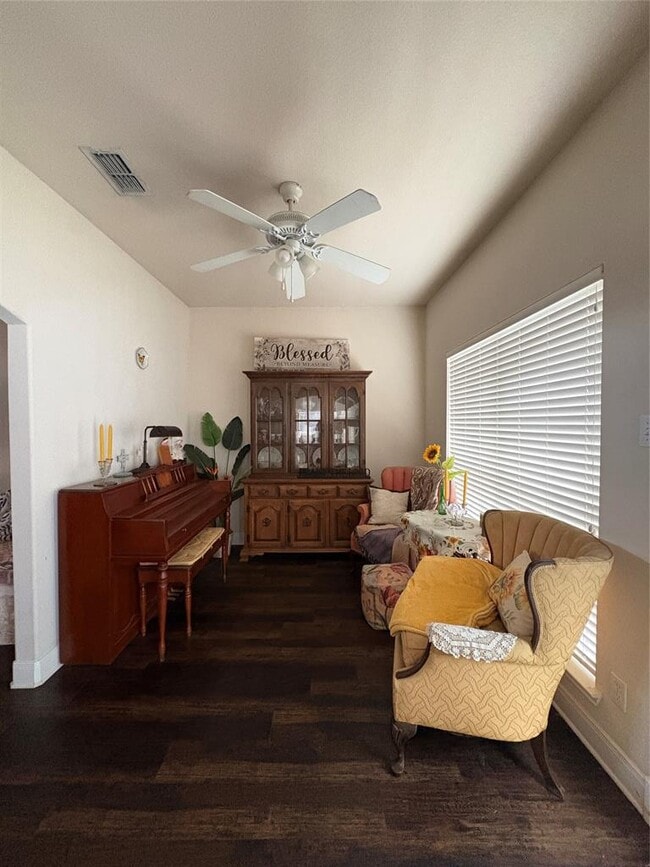 Building Photo - 113 Canyon Rd