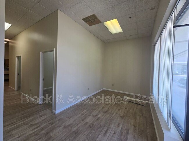 Building Photo - 11234 N Main St