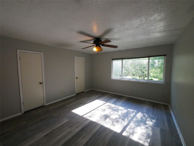 Building Photo - 16327 Quail Echo Dr