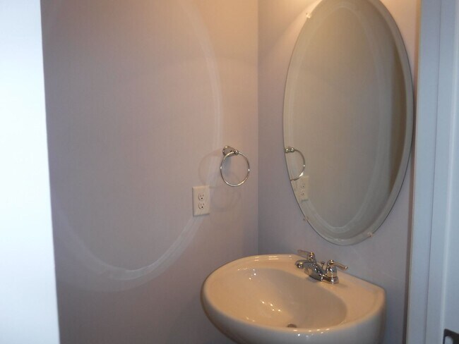 Building Photo - 188 Drexel Ct