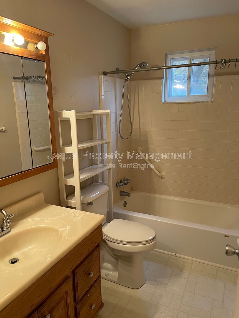 Building Photo - 714 Garland Cir