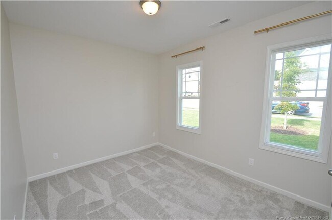 Building Photo - 84 Fairview St