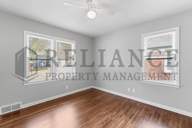 Building Photo - 2042 S Pinecrest St