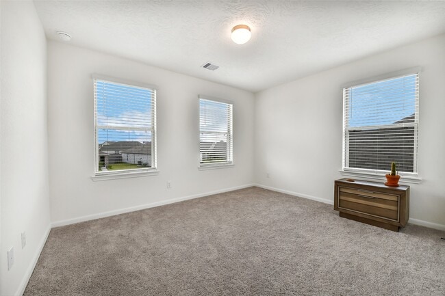 Building Photo - 712 Imperial Lp