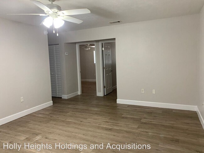 Primary Photo - 2 br, 1 bath Apartment - 718 SW 67th Ter