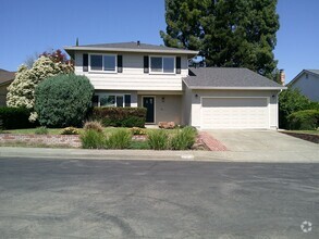 Building Photo - 785 Dogwood Cir