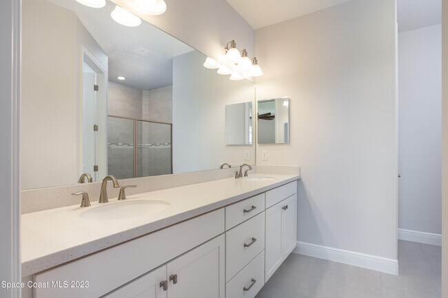 Building Photo - 8504 Loren Cove Dr