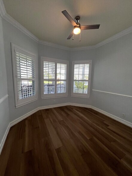 Building Photo - 104 NW Pleasant Grove Way