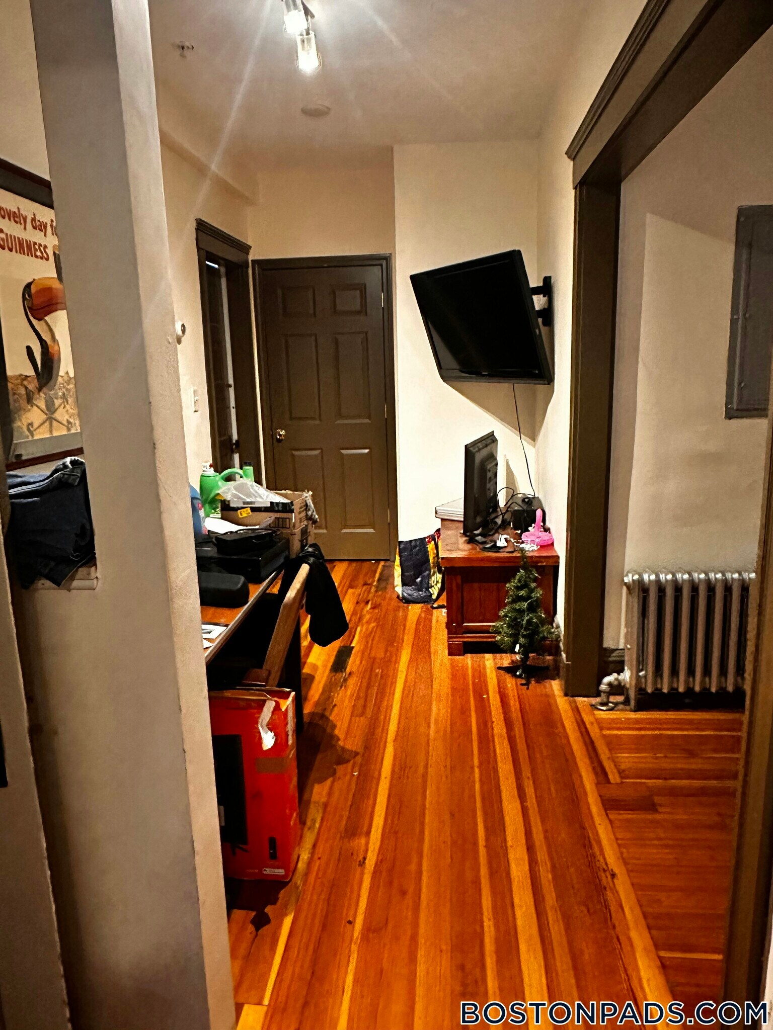 Building Photo - 352 Main St