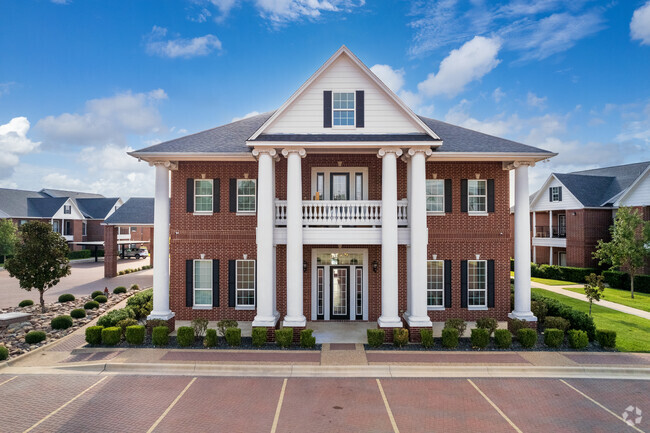 Primary Photo - Colonial Crossing Apartments