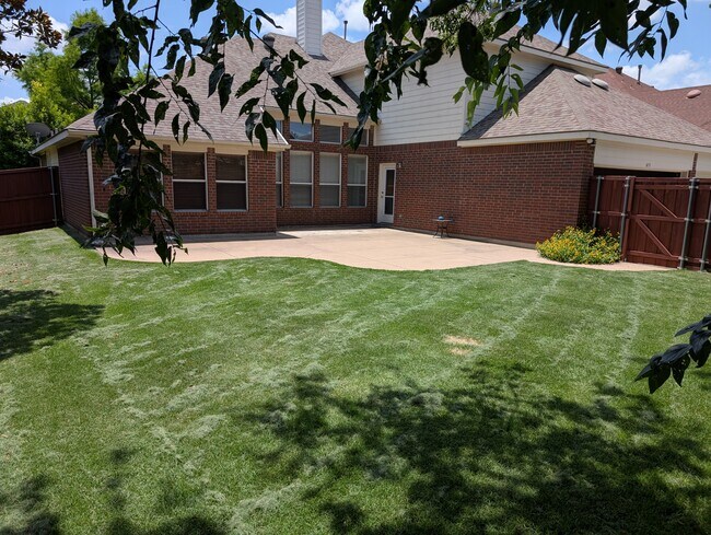 Building Photo - 1433 Fieldstone Dr