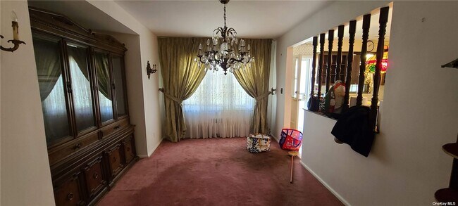 Building Photo - 303 Ribbon St